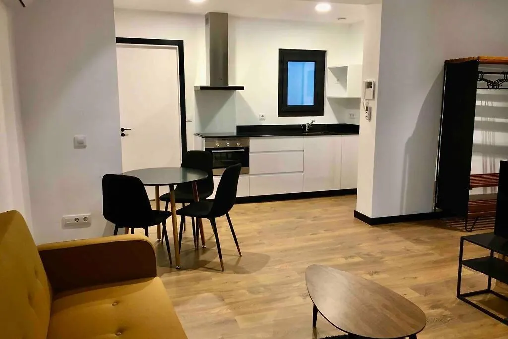 Loft De Diseno Con Balcon Apartment Figueres  0*, Figueres (Girona)